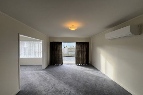 Photo of property in 10 Winiata Place, Otaki, 5512