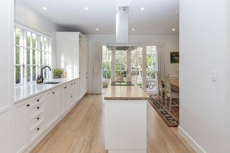 Photo of property in 2 Royds Street, Fendalton, Christchurch, 8014