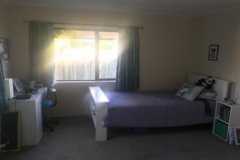 Photo of property in 13 Knightsbridge Place, Taradale, Napier, 4112
