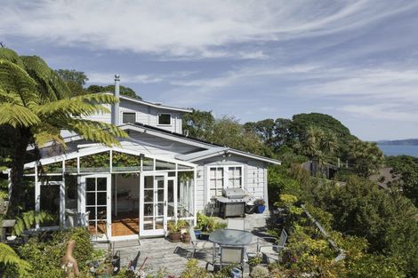 Photo of property in 18 Ngaumatau Road, Point Howard, Lower Hutt, 5013