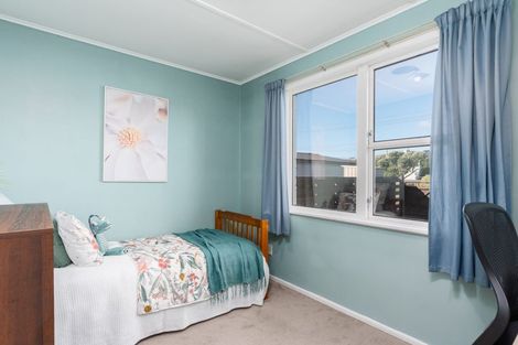 Photo of property in 33 Lynda Avenue, Paparangi, Wellington, 6037