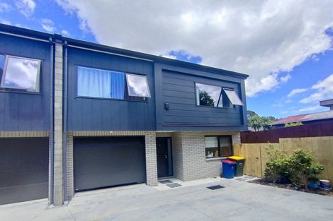 Photo of property in 43b West Harbour Drive, West Harbour, Auckland, 0618