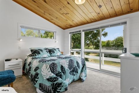 Photo of property in 2 Mahuta Road, Waitahanui, Taupo, 3378