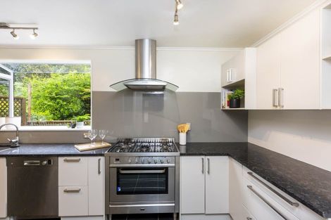Photo of property in 67 Elmslie Road, Pinehaven, Upper Hutt, 5019