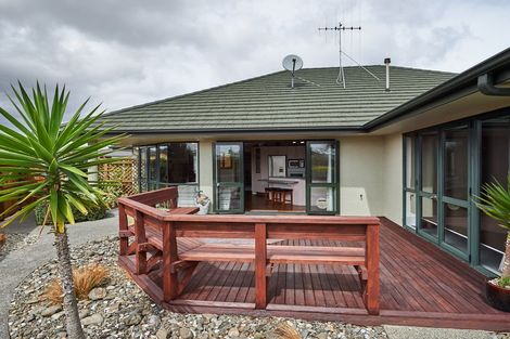 Photo of property in 40 Royal Oak Drive, Kelvin Grove, Palmerston North, 4414