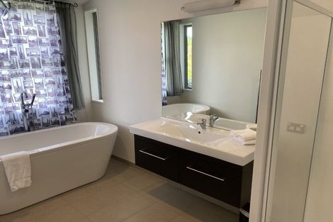 Photo of property in 7 Valley Crescent, Wanaka, 9305