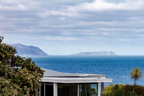 Photo of property in 13 The Crescent, Raumati South, Paraparaumu, 5032