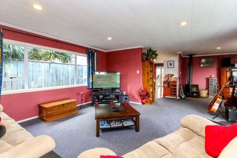 Photo of property in 3 Ranfurly Street, Frankleigh Park, New Plymouth, 4310