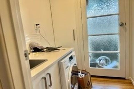 Photo of property in 10 Devon Street, Te Atatu South, Auckland, 0610