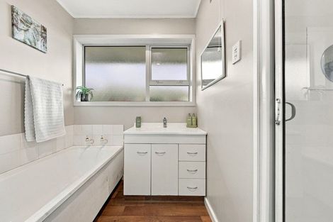 Photo of property in 34 Wychwood Crescent, Bishopdale, Christchurch, 8053