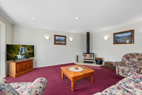 Photo of property in 28 Ranui Street, Waikawa, Picton, 7220