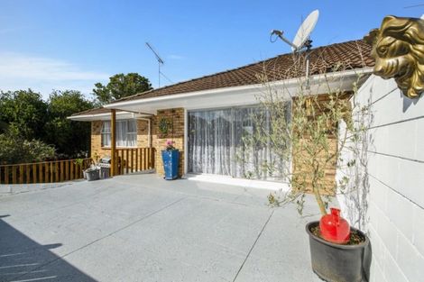 Photo of property in 2/55 Glenmore Road, Sunnyhills, Auckland, 2010
