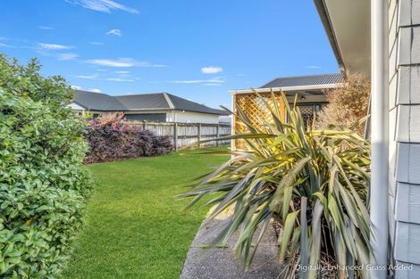 Photo of property in 32 Dahlstrom Grove, Kelvin Grove, Palmerston North, 4414