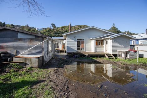 Photo of property in 112 Alexander Street, Greymouth, 7805