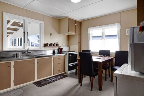 Photo of property in 253 Princes Street, Hawera, 4610