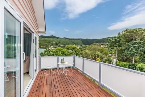 Photo of property in 6 Larsen Crescent, Tawa, Wellington, 5028