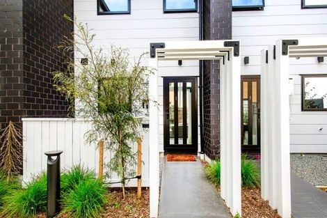 Photo of property in 2/4 Collingwood Street, Waterloo, Lower Hutt, 5011