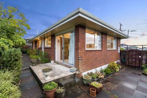 Photo of property in 2/56 Sunnynook Road, Sunnynook, Auckland, 0620