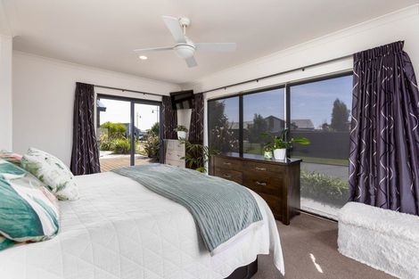 Photo of property in 3 Te Waihora Street, Pegasus, 7612