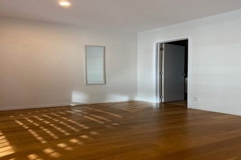 Photo of property in 8d Madeira Lane, Grafton, Auckland, 1023