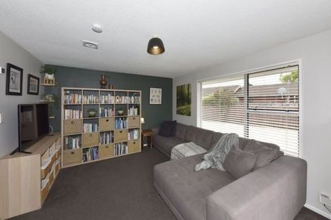 Photo of property in 2/50 Valecrest Avenue, Parklands, Christchurch, 8083