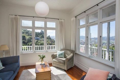 Photo of property in 112 Cliffs Road, Saint Clair, Dunedin, 9012