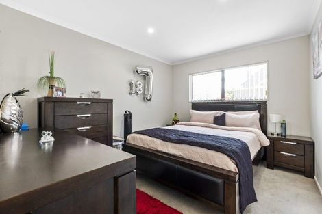 Photo of property in 21 Andover Way, Goodwood Heights, Auckland, 2105