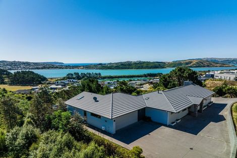Photo of property in 2 Hauroko Glen, Aotea, Porirua, 5024