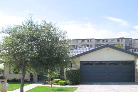 Photo of property in 81 Nimstedt Avenue, Oteha, Auckland, 0632