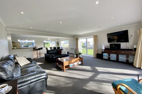 Photo of property in 45 Vogel Place, Waikiwi, Invercargill, 9810