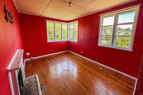 Photo of property in 33 Matatiro Street, Titahi Bay, Porirua, 5022
