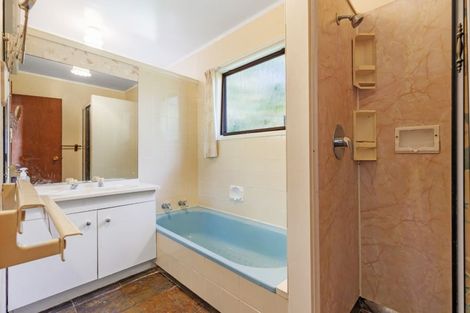 Photo of property in 2 Lingham Crescent, Torbay, Auckland, 0630