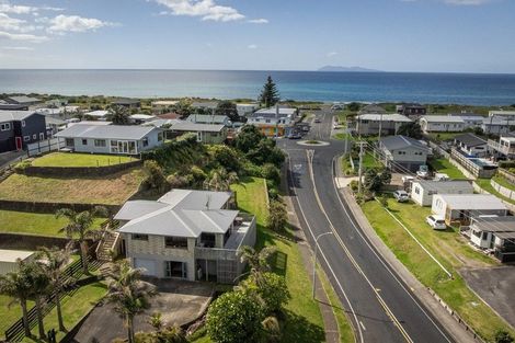 Photo of property in 45 Hanlen Avenue, Waihi Beach, 3611