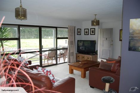 Photo of property in 50 Matua Road, Huapai, Kumeu, 0810