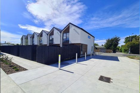 Photo of property in 2/27 New Brighton Road, Shirley, Christchurch, 8061