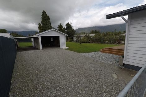 Photo of property in 7 Roberts Street, Whataroa, 7886