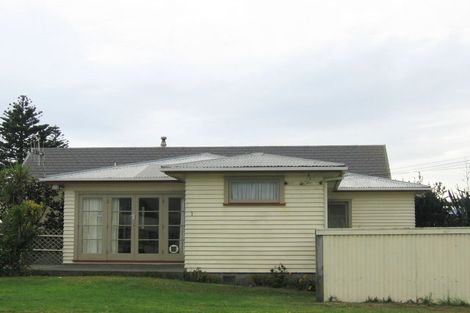 Photo of property in 1 Rua Road, Paraparaumu Beach, Paraparaumu, 5032