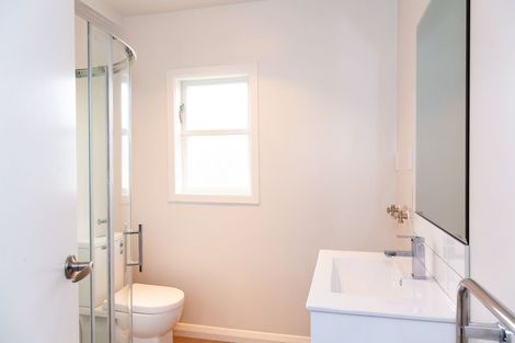 Photo of property in 4 Kapiti Crescent, Titahi Bay, Porirua, 5022