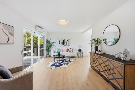 Photo of property in 5 Lisa Rise, Half Moon Bay, Auckland, 2012