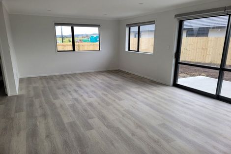 Photo of property in 5 Kapiakauri Road, One Tree Point, 0118