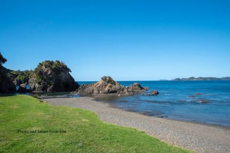 Photo of property in 38 Du Fresne Place, Russell, 0202