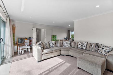 Photo of property in 24a Alexander Street, Cockle Bay, Auckland, 2014