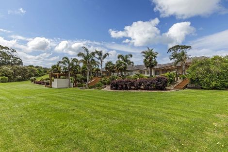 Photo of property in 127 Vaughans Road, Okura, Albany, 0792