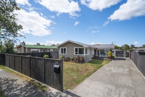 Photo of property in 20 Rhodes Drive, Kelvin Grove, Palmerston North, 4414