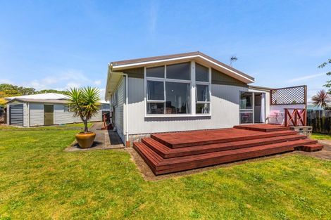 Photo of property in 5 Newbury Place, Waitara, 4320