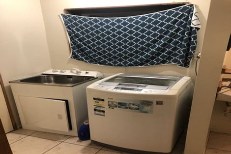 Photo of property in 1/38 Nor Drive East, Northcross, Auckland, 0632