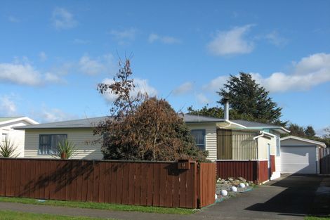 Photo of property in 16 Stirling Street, Levin, 5510