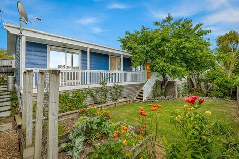 Photo of property in 1/32 Neil Avenue, Te Atatu Peninsula, Auckland, 0610
