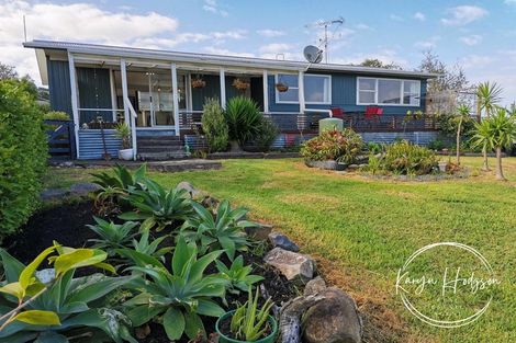 Photo of property in 9 Whaka Street, Maungaturoto, 0520