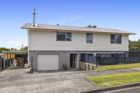 Photo of property in 11 Virginia Place, Whalers Gate, New Plymouth, 4310
